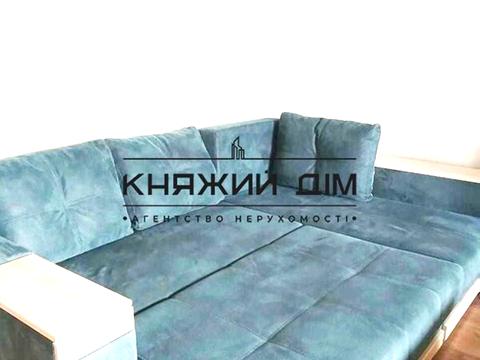 квартира за адресою Анни Ахматової вул., 13