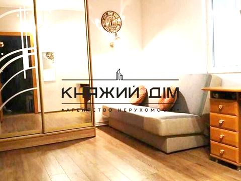 квартира за адресою Анни Ахматової вул., 13