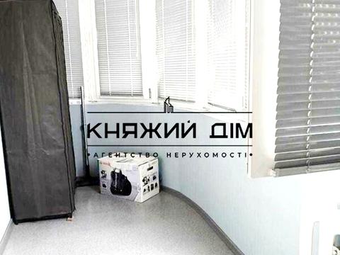 квартира за адресою Анни Ахматової вул., 13