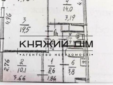 квартира за адресою Анни Ахматової вул., 13