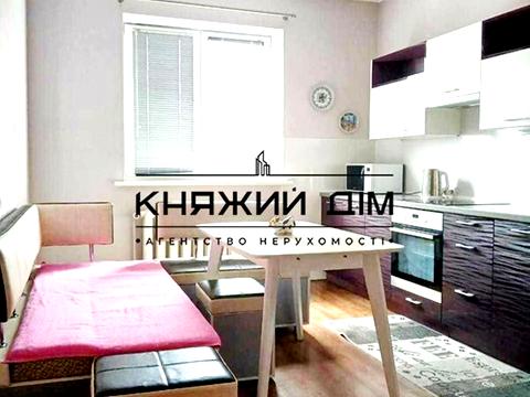 квартира за адресою Анни Ахматової вул., 13