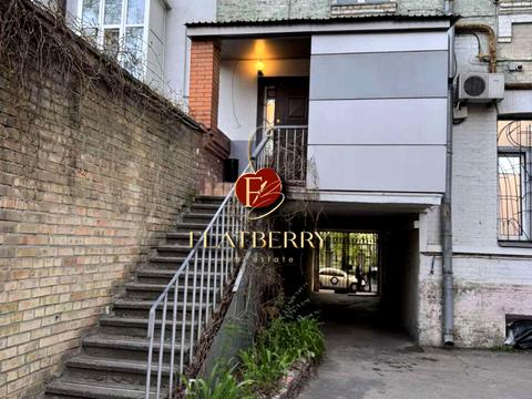 комерційна за адресою Академіка Богомольця вул., 5