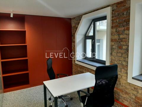 комерційна за адресою Воздвиженська вул., 60