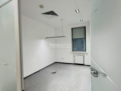 комерційна за адресою Спортивна пл., 3в