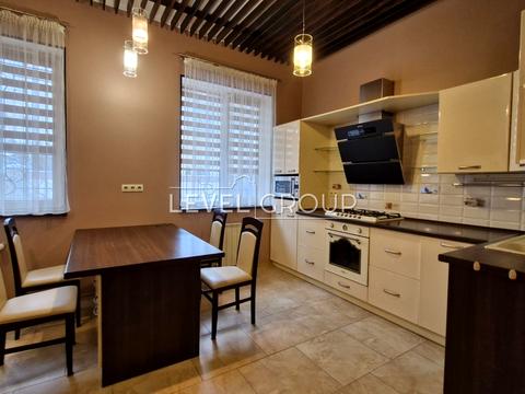 будинок за адресою Патріотів вул.