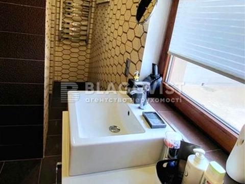 будинок за адресою незалежності, 1