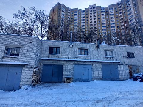 паркомісце за адресою Бакинська вул., 37-А