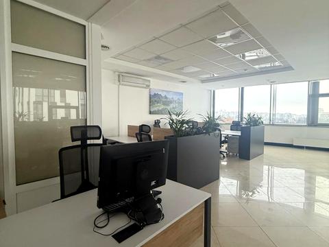 комерційна за адресою Львів, В'ячеслава Чорновола просп. (), 67г