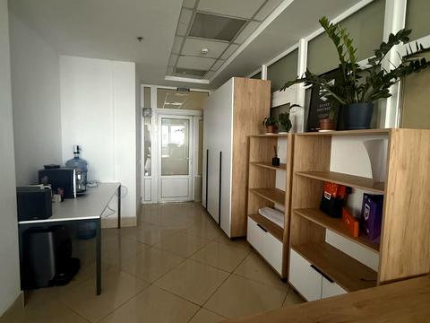 комерційна за адресою Львів, В'ячеслава Чорновола просп. (), 67г