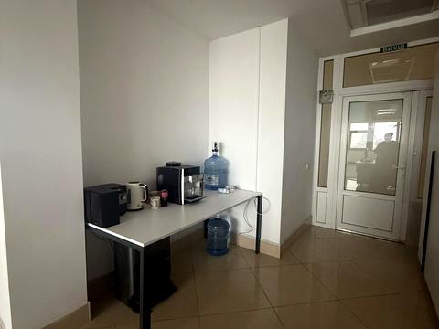 комерційна за адресою Львів, В'ячеслава Чорновола просп. (), 67г