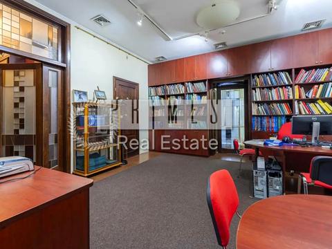 комерційна за адресою Кудрявська вул., 8-А