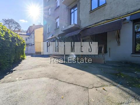 комерційна за адресою Кудрявська вул., 8-А