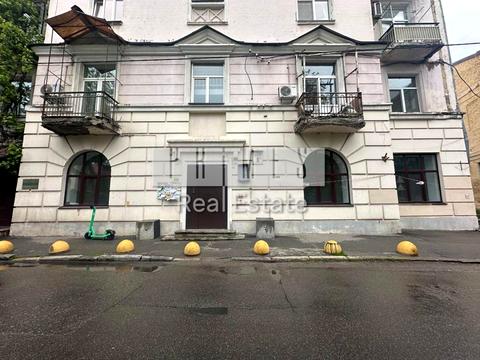 комерційна за адресою Кудрявська вул., 8-А