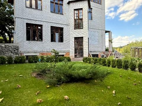 будинок за адресою Вишнева