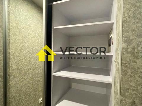 квартира за адресою Євгена Коновальця бульв. (Маршала Конєва), (Будинок)