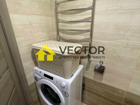 квартира за адресою Євгена Коновальця бульв. (Маршала Конєва), (Будинок)