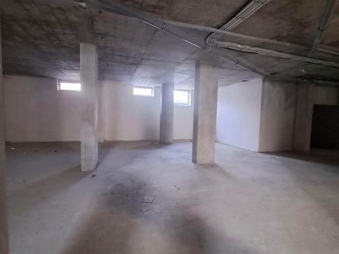 комерційна за адресою Сніжна вул., 52