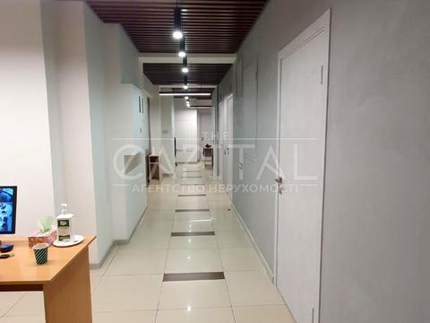 комерційна за адресою Антоновича вул. (Горького), 170/172