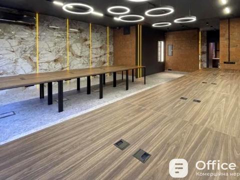 комерційна за адресою Джона Маккейна вул. (Івана Кудрі), 1-Б