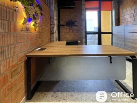 комерційна за адресою Джона Маккейна вул. (Івана Кудрі), 1-Б