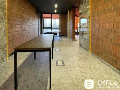 комерційна за адресою Джона Маккейна вул. (Івана Кудрі), 1-Б