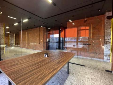 комерційна за адресою Джона Маккейна вул. (Івана Кудрі), 1-Б