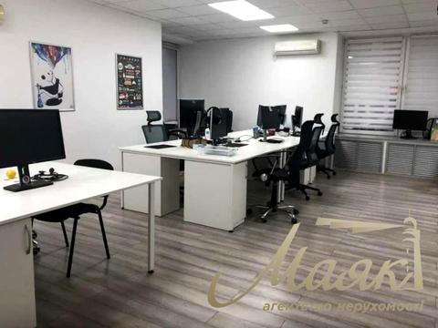 комерційна за адресою Болсуновська вул. (Сергія Струтинського), (Будинок)