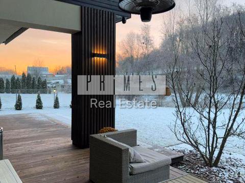 будинок за адресою Жуковського вул.