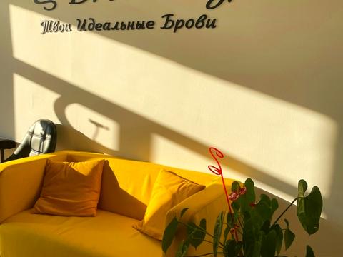 комерційна за адресою Вишгородська вул., 12