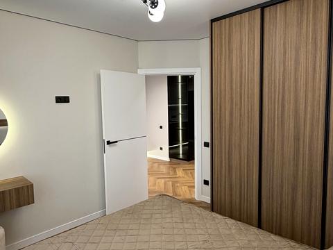 квартира за адресою Івано-Франківськ, Степана Бандери вул., (Будинок 4)