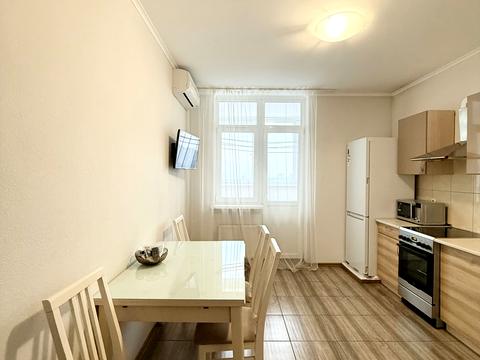 квартира за адресою Київ, Любомира Гузара просп. (Космонавта Комарова), 46-В