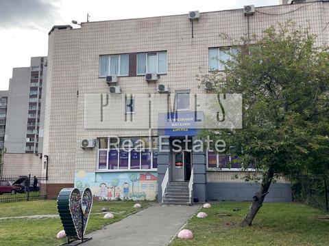 комерційна за адресою Київ, Симиренка вул., 2/19