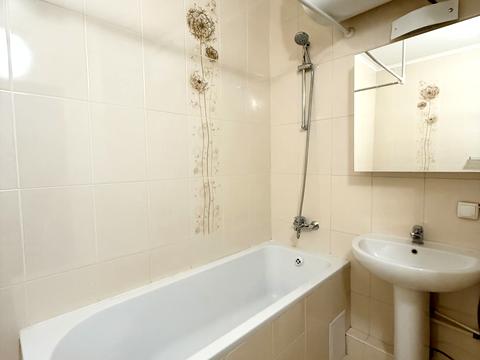 квартира за адресою Київ, Любомира Гузара просп. (Космонавта Комарова), 46-В