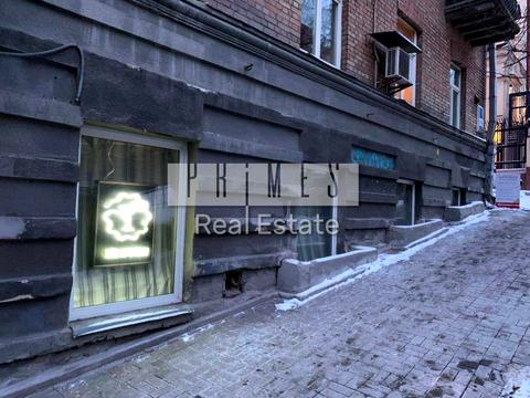 комерційна за адресою Костельна вул., 11