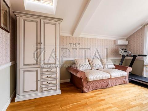 будинок за адресою с. Іванковичі, авіаторів