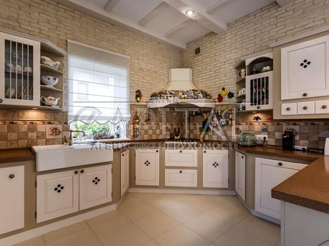 будинок за адресою с. Іванковичі, авіаторів