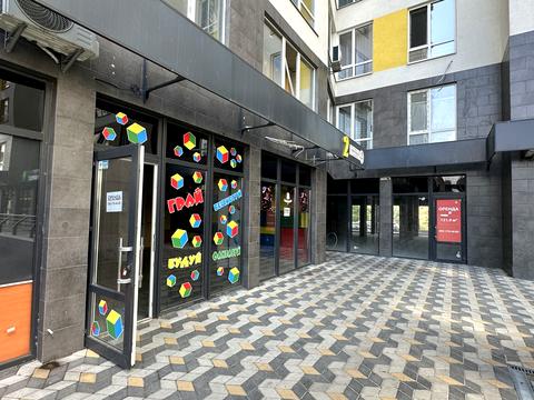 комерційна за адресою Університетська вул., 1о