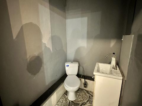 комерційна за адресою Двірська, 26