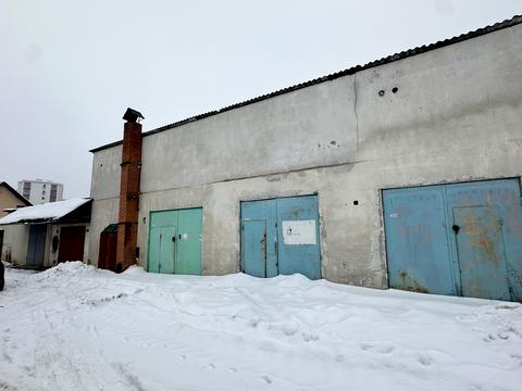 комерційна за адресою Олександра Довженка вул., 9