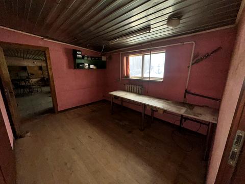 комерційна за адресою Олександра Довженка вул., 9