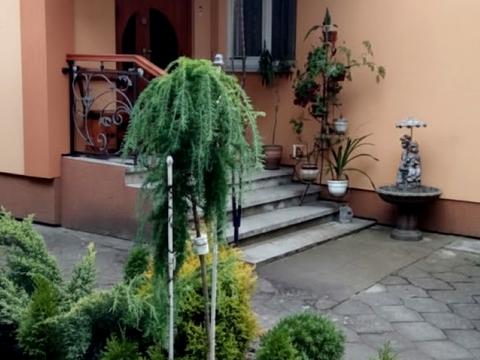 будинок за адресою с. Микитинці, Зарічна