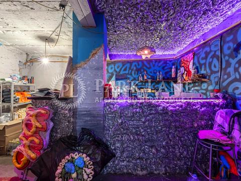 комерційна за адресою Кудрявська вул., 8-А