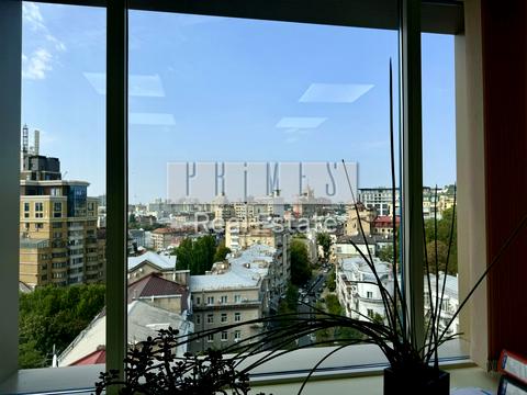 комерційна за адресою Шовковична вул., 42-44