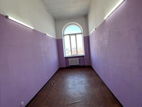 комерційна за адресою Визволення вул., 2