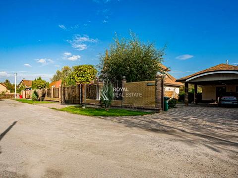 дом по адресу с. Вишенки, Садовая ул., 3