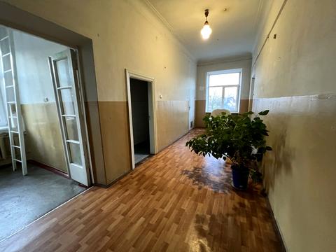 комерційна за адресою Визволення вул., 2