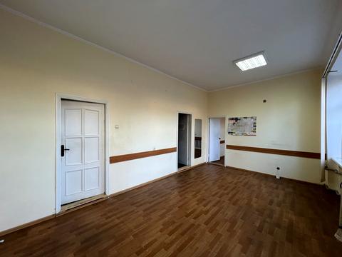 комерційна за адресою Визволення вул., 2