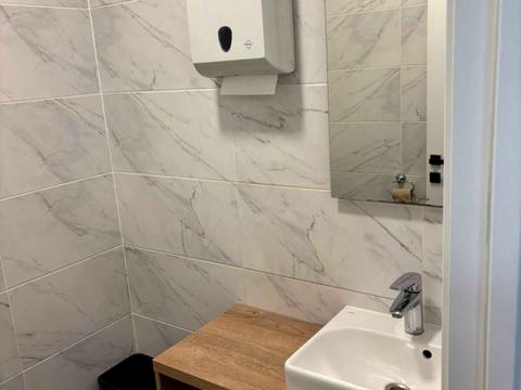 комерційна за адресою Митрополита Василя Липківського вул. (Урицького), 14/18