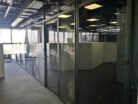 комерційна за адресою Вадима Гетьмана вул., 1-А