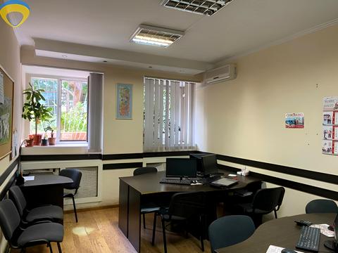 коммерческая по адресу Итальянский бульв., 1